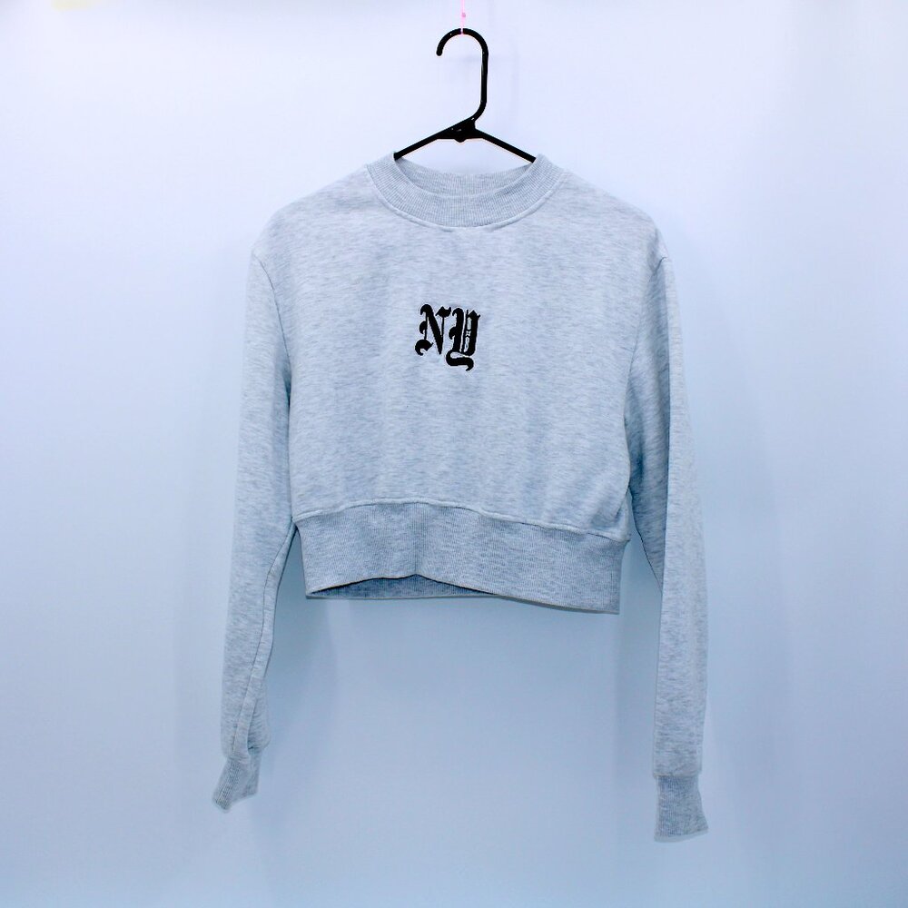 Refuge Athletics Women's Crop Crewneck Gray New York Graphic Sweatshirt